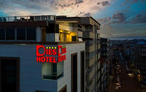Dies Hotel - image 4