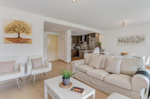 Townhouse Tarongers - image 3