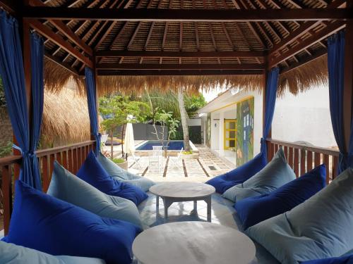 陽台/露台, 尼帕1號豪華泳池別墅 (Nipah Pool Villas and Restaurant) in 聖吉吉海灘