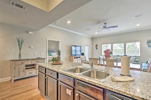 Luxurious Alerio Condo with Private Beach Access! - image 7