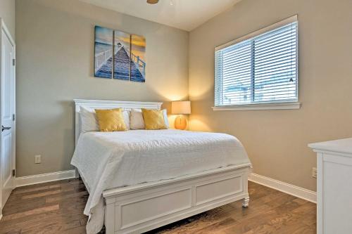 Luxurious Alerio Condo with Private Beach Access! - image 13