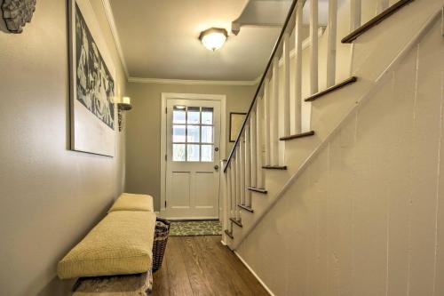 Pet-Friendly Farmhouse with BBQ 18Mi to C-Ville - image 7