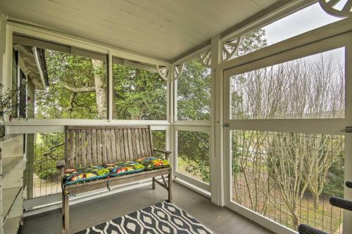 Historic Farmhouse with Chefs Kitchen Near Wineries in กอร์ดอนวิลล์ (VA)