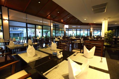 Restaurant, Bangsaen Heritage Hotel in Chonburi