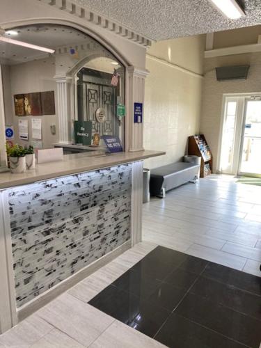 Hometown Inn & Suites photo