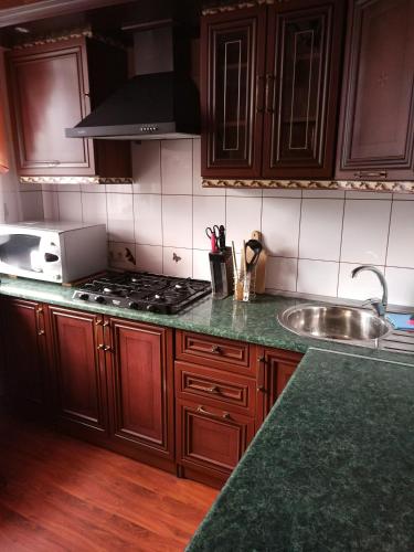 Apartment Lux nearby Ukraina Moll - image 4
