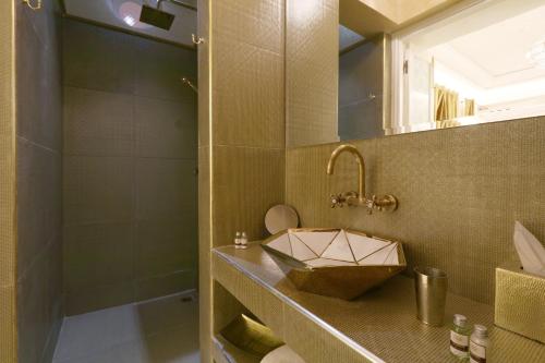 Riad Andallaspa