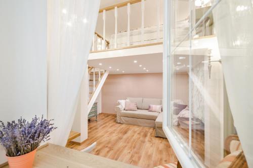 Provence Home - CityCenter, TV, Washer, Coffee-Tea