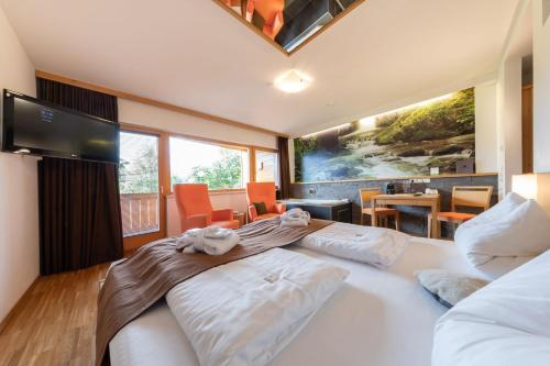 Almfrieden Hotel & Romantikchalet - image 3