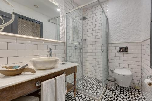 Alachi Hotel - image 10