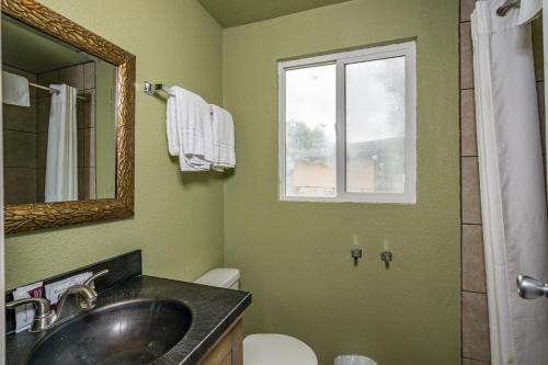 Mountain Trail Lodge and Vacation Rentals