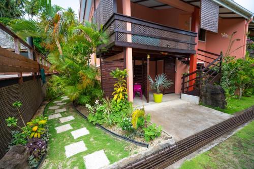 Kert, BORA BORA HOLIDAY'S LODGE in Faanui