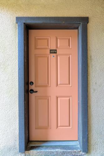 Tiki 122 - main image