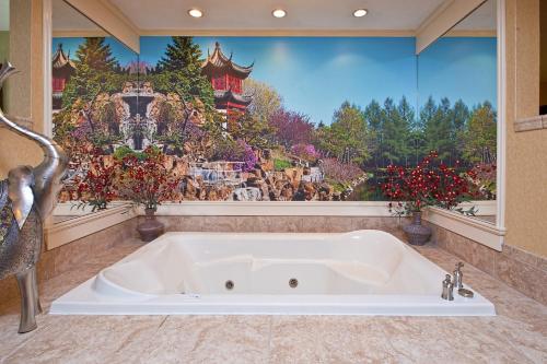 King Suite with Jetted Tub