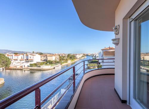 Basic Comfort Apartamento Les Dunes 0138 al canal con gran terraza y parking - image 2