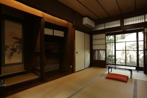 Guesthouse KYOTO COMPASS near Horinji Temple