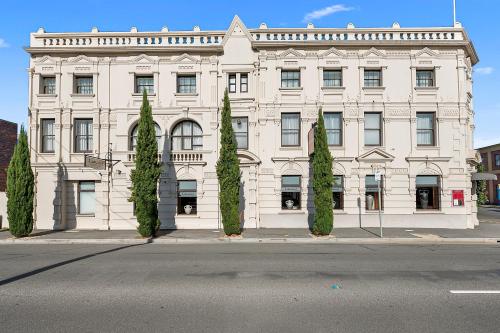 The Grand Hotel Launceston image 8