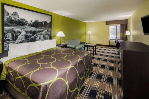 Super 8 by Wyndham Greer/Spartanburg Area in Greer, USA