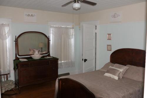 Nahma Inn - image 3
