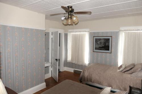 Nahma Inn - image 4