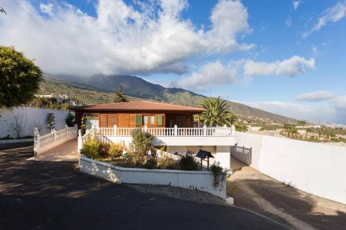 Casa Rural con piscina - image 2