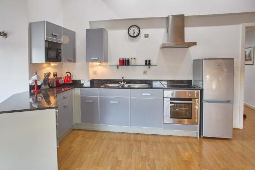 No 7 Regent House - image 9