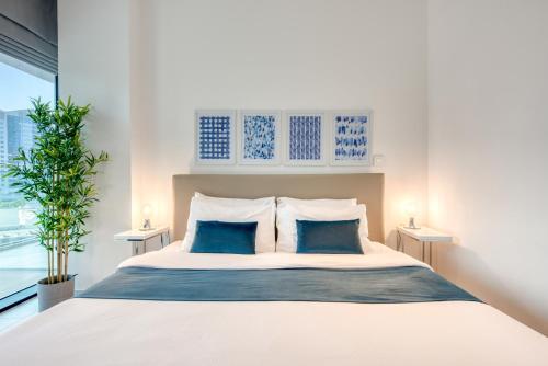 Maison Privee - Luxury, Spacious, Modern Near Burj Khalifa and Dubai Canal