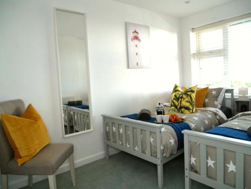 Stunning Sea View - Beach Location - Garden - Parking - Netflix - Fast WiFi - Smart TV - Beautiful 3