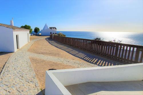 LovelyStay - The Algarvean Oasis