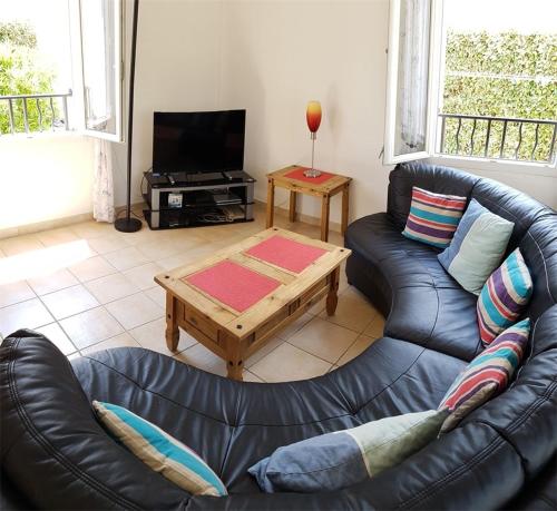GB3-42 : NARBONNE-PLAGE : Villa 4 pièces 7 couchages avec piscine privative - image 2