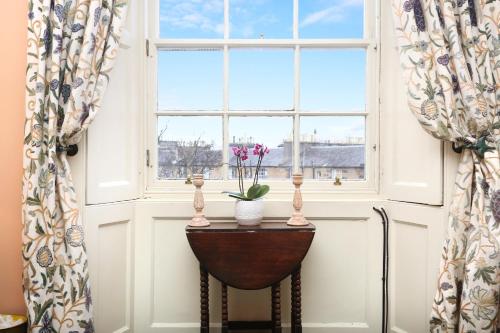 Altido Grand 2br New Town Apt, Edinburgh, Edinburgh and the Lothians