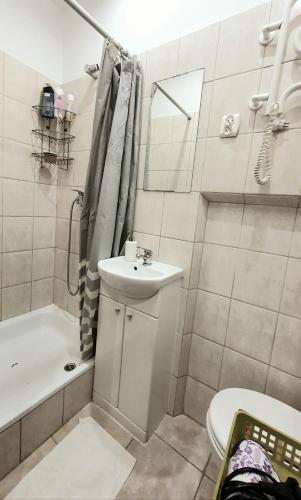 The apartment in strict city center. Self check-in, Cracovie (photo 5)