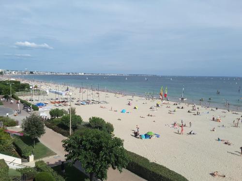 LOUEURDAPPART - Studio Terrasse, accès direct Plage Benoit