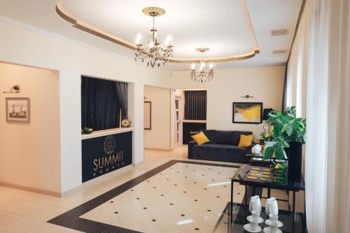 Summit Villa - image 4