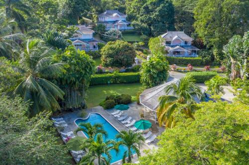 Exterior view, Plantation Beach Villas in Black Rock