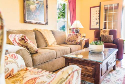 Aterno Vineyard Guest House - main image