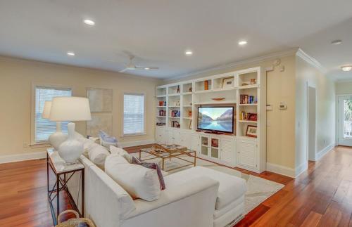 7 33rd Avenue - image 2