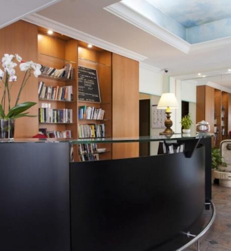 Home Latin - image 8