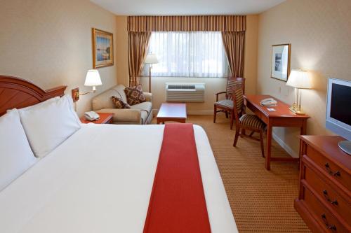 King Room with Sofa Bed