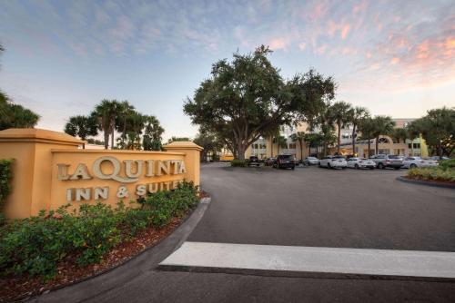 La Quinta Inn & Suites by Wyndham Deerfield Beach I-95