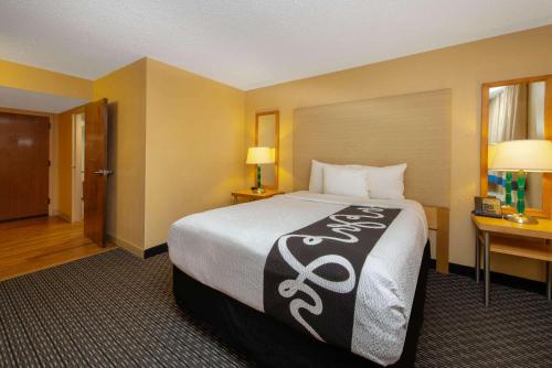 1 queen bed