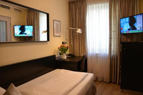 Single Room image 5