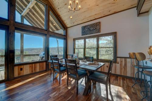 Bear Claw Cabin by Escape to Blue Ridge - image 5