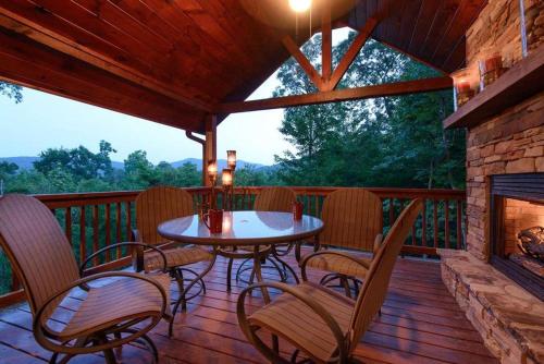 Bearfoot Bungalow by Escape to Blue Ridge - image 6