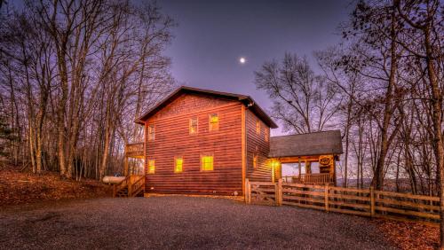 Three-Bedroom Holiday Home  image 2
