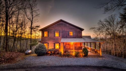 Three-Bedroom Holiday Home  image 4