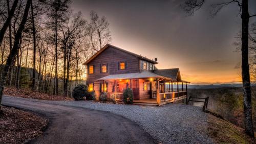 Three-Bedroom Holiday Home  image 1
