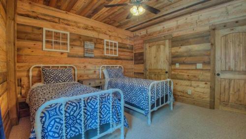 Candlestick Cottage by Escape to Blue Ridge - image 6