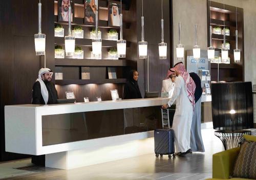 ロビー, セントロ コーニッシュ アル コバール バイ ロタナ (Centro Corniche Al Khobar by Rotana) in アルコバール