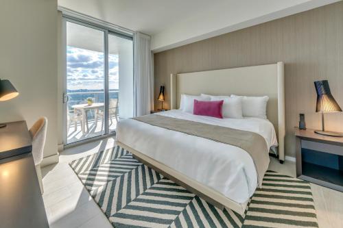 NEW2019 OCEANVIEW SE CornerSuite 32th Floor!